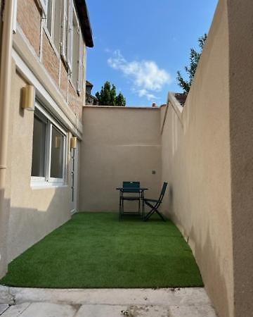 Le Nid Du Cygne Aparthotel Le Blanc Exterior photo